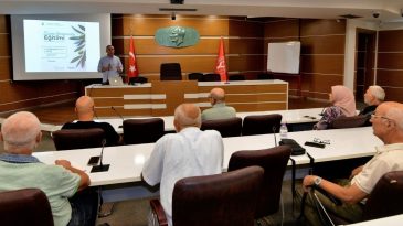 Zeytin &Uuml;reticilerine Bornova'dan Tarım Desteği