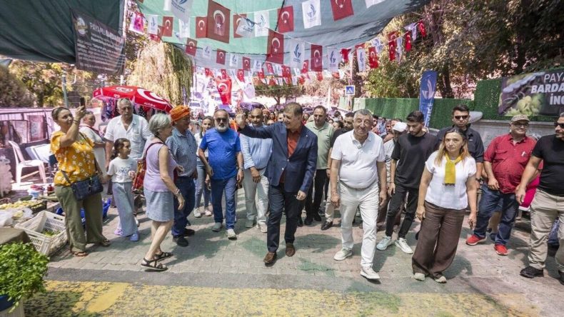 11. Payamlı Bardacık Festivali Güzelbahçe’de başladı: Büyükşehir Payamlı’nın ürünlerini alacak