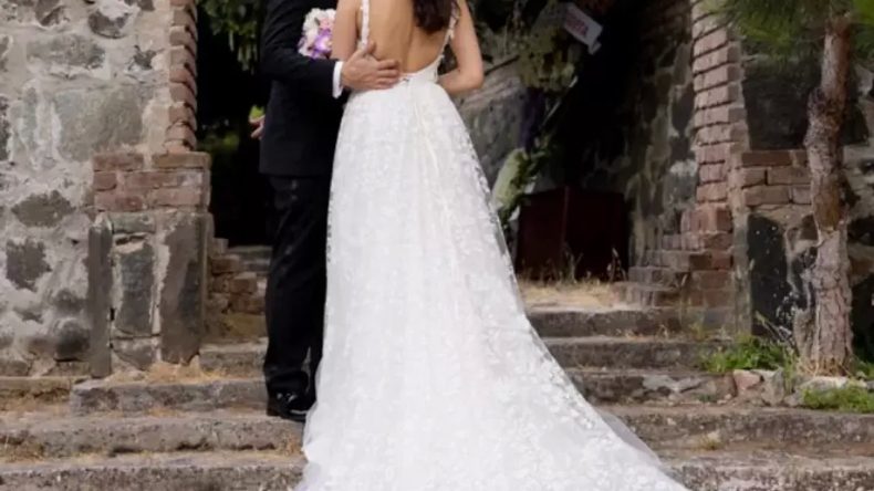 14 Yıllık Arkadaşlık Aşka Dönüştü: Nikah Görüntüleri Sosyal Medyayı Salladı