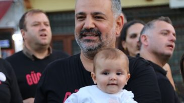Aslanoğlu&rsquo;ndan 16 Aylık Kızına Mektup: Aydınlık G&uuml;nlerin Bedelini &Ouml;d&uuml;yoruz G&uuml;zel Kızım