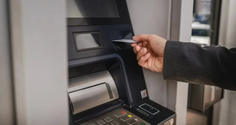 ATM'lerde Yeni Dönem: Para Yatırma Limiti Düşürüldü!