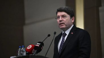 Bakan Tun&ccedil;&rsquo;tan İzmir B&uuml;y&uuml;kşehir operasyonu a&ccedil;ıklaması: Belgeleri sunan kendi belediye başkanları