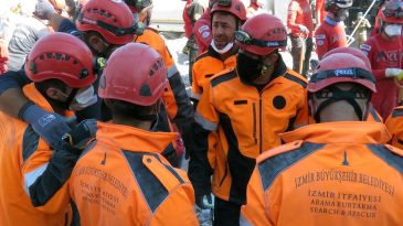 Balıkesir'de Deprem: İzmir'den Yardım Ekipleri Yola Çıktı