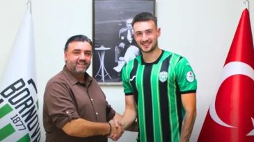 Bornova 1877'ye Yeni Transfer: O Oyuncu İmzayı Attı