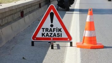 Bornova Y&ouml;n&uuml;nde Kaza: Trafik Kilitlendi, Ara&ccedil;lar Yoldan &Ccedil;ıkarılıyor