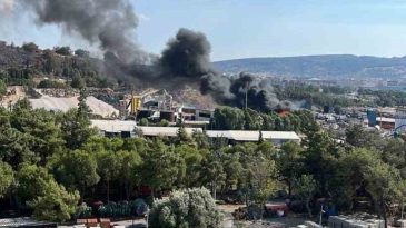 Buca'da Yangın Olayı: Katı Atık Merkezinde Alevler Y&uuml;kseldi!