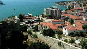 &Ccedil;eşme Kalesi&rsquo;nde Tarih ve Deniz Buluşuyor: T&uuml;rkiye&rsquo;nin İkinci Sualtı M&uuml;zesi