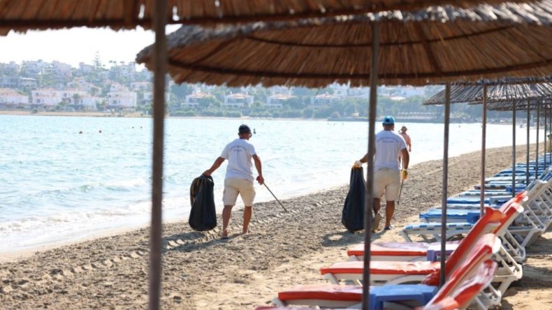 Çeşme’de Temizlik Seferberliği: Plajlar 7/24 Bakımda