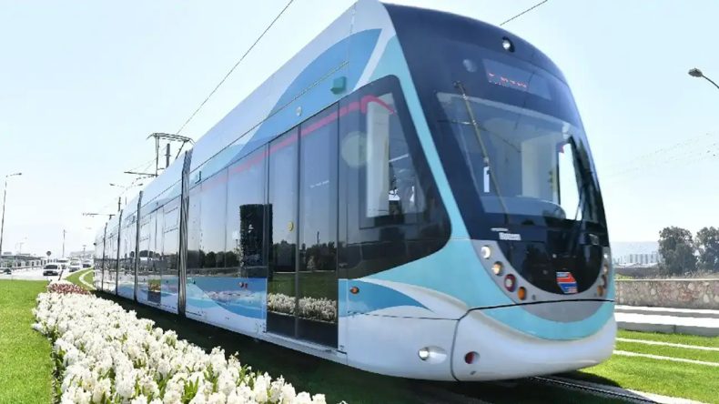 Çiğli’de Tramvay Hattında Araç Arızası: İzmir'de Seferler Aksıyor