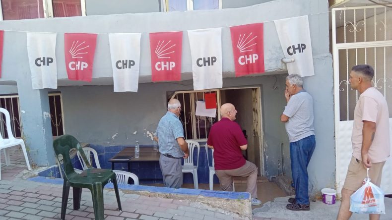 CHP İzmir'de Pazar Seçimleri: Tugay Listede Bulunmuyor