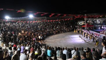 Dansın kalbi İzmir'de attı: 8 &uuml;lkeden sanat&ccedil;ılar sahne aldı!