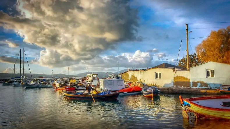 Deniz Kenarında Köy Havası: Urla'nın Cenneti Özbek