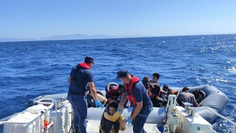 Ege'de yeni umut arayışı acı bir sonla noktalandı: 30 göçmen kurtarıldı
