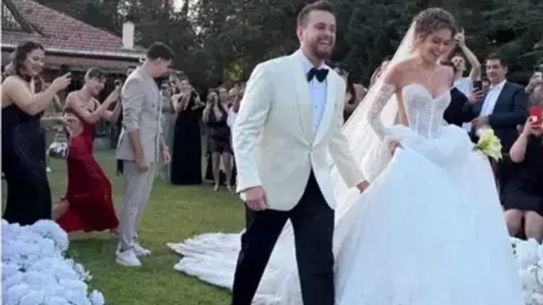 Fenomen Çift Evlilik Cersimonisine Adım Attı