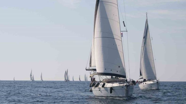 Foça’da Yelkenler Dostluk İçin Açılıyor: İki Yaka, Tek Deniz