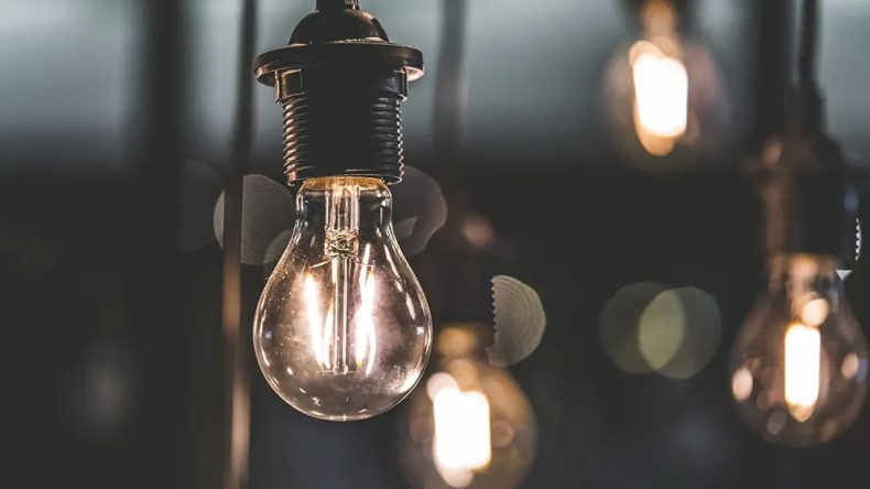 GDZ Elektrik'ten İzmirlilere Son Dakika Uyarısı: 19 İlçede Elektrik Kesintisi Olacak, Mumları Hazırlayın