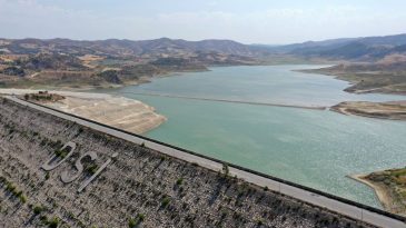 Gediz Nehri Kurudu: İzmir'in İ&ccedil;me Suyu Seviyesi Y&uuml;zde 1'in Altında!