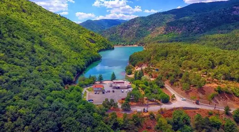 Gören Ödemiş sanıyor: Zümrüt yeşili rengi ve yemyeşil ağaçlarıyla yazın serinlemek isteyenlerin uğrak noktası