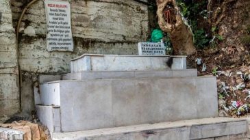 Horasanlı Hakkı Baba Türbesi Nerede? ESHOT ile Ulaşım Nasıl Sağlanır?