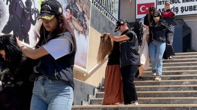 İstanbul'da Kadın Hırsızların Kartlı Soygunları Ortaya Çıktı