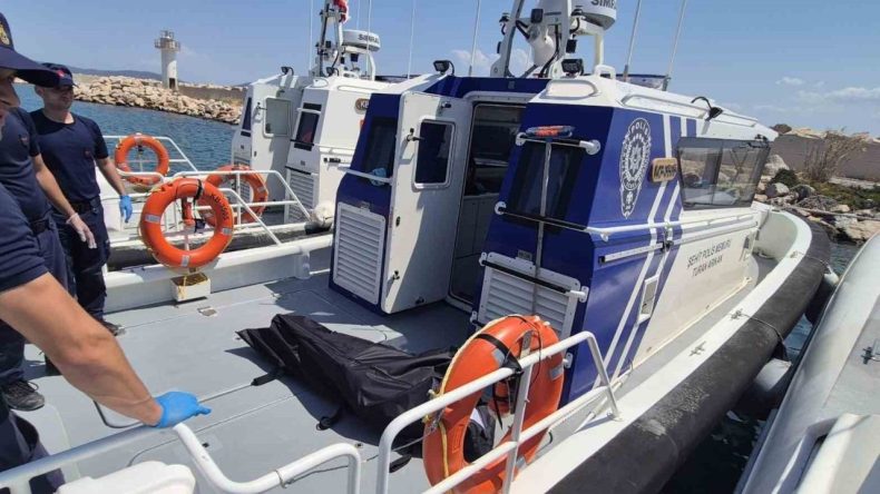 İzmir Açıklarında Erkek Cesedi Bulundu