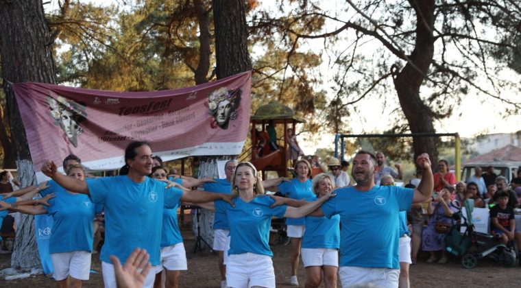 İzmir Festivali Büyük Bir İlgiyle Sonuçlandı: Binlerce Ziyaretçi Bir Araya Geldi!