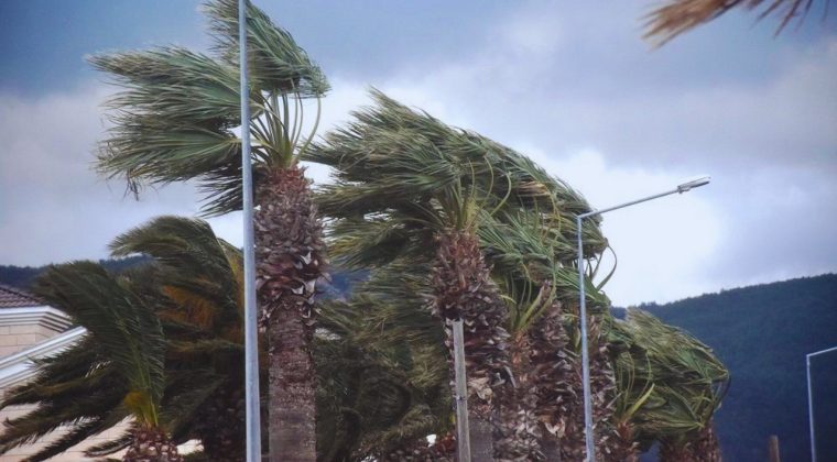 İzmir için önemli uyarı: Rüzgar ve fırtına etkisini artırıyor