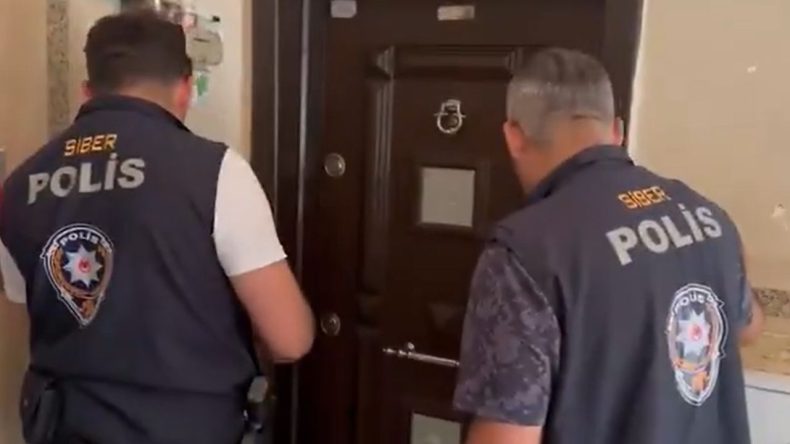 İzmir Merkezli 20 İlde Siber Suç Operasyonu: 55 Gözaltı, 23 Tutuklama