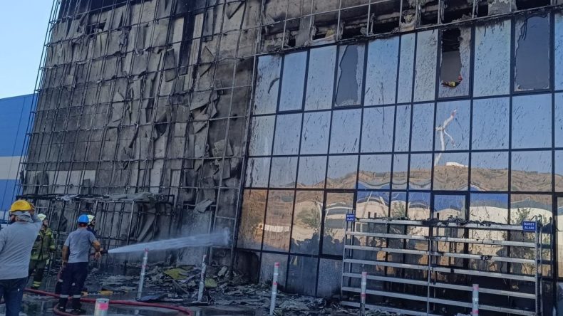 İzmir Organize Sanayi Bölgesi'nde Yangın Korkusu: İtfaiye Hızla Müdahale Etti