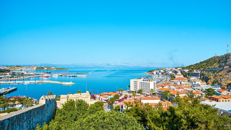 İzmir'in Turistik İlçesinde 75 Milyonluk Satış!