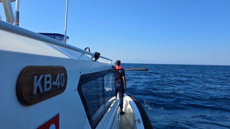 İzmir'de Aynı Günde İki Operasyon: 140 Kişi Kurtarıldı
