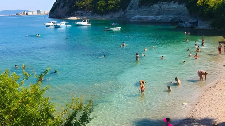İzmir'de Bahamalar’ı Andıran Koy: Stresten Uzak, Şehre Yakın!