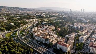 İzmir'de Bir Belediyeden Daha B&uuml;y&uuml;k Satış Kararı: 46 Parsel Tek Tek Satışta