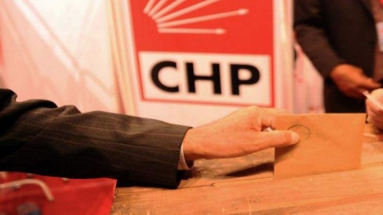 İzmir'de CHP Mahalle Seçimlerinde Kavga: Seçim Ertelendi