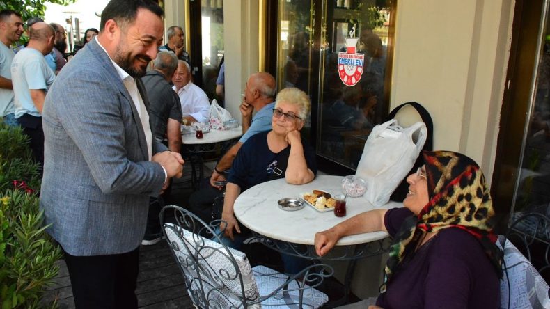 İzmir'de Emeklilere Özel Tesis: Burada Çay Sadece 1 TL!
