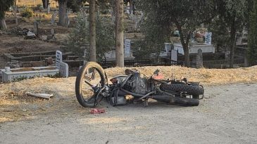 İzmir'de Feci Motosiklet Kazası: 1 Kişi Hayatını Kaybetti