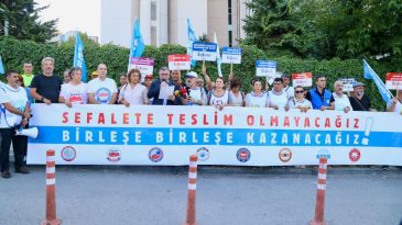 İzmir'de Kamu Çalışanları İş Bırakma Eylemi Düzenliyor: "Sıtmaya Razı Değiliz"