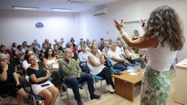 İzmir'de Kuşakları Buluşturan Etkinlik: İletişim Semineri Tam Not Aldı!
