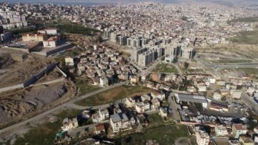 İzmir'de Mahkemelik Planlar Tekrar Askıya Alındı
