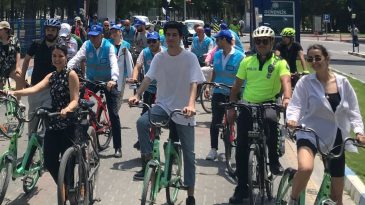 İzmir'de Öğrenciler Gönüllü Ama Koşullar Yetersiz: Bisikletli Ulaşım Neden Gelişmiyor?