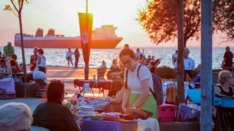 İzmir'de Perşembe Akşamlarının Yeni Adresi: Gece Kermesi Başladı!