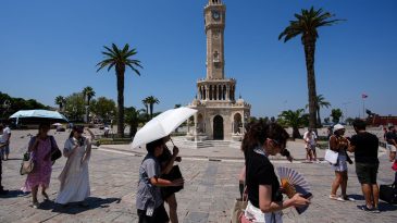 İzmir'de Sıcaklar Bunaltıyor: Vatandaşlar Zor Anlarını Anlattı!