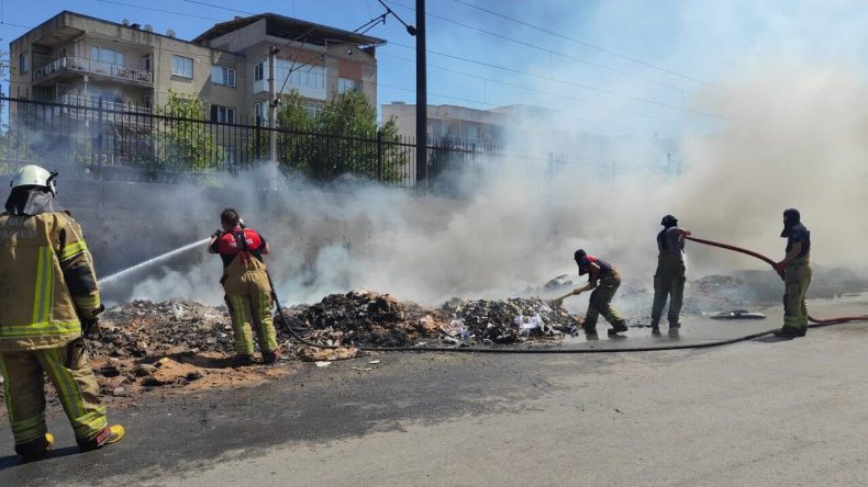 İzmir'de Temizlik Sorunu: Buca'da Çöpler Yakılmaya Başlandı