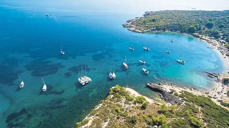 İzmir'de Yazın Son Günleri Bu Koyda Gizli: Bir ESHOT Uzaklığındaki Huzurlu Rota