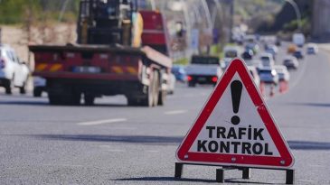 İzmir'deki &Ouml;nemli G&uuml;zergah Trafiğe Kapatıldı: O Saate Kadar Akım Eski Yoldan Verilecek