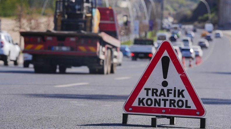 İzmir'deki Önemli Güzergah Trafiğe Kapatıldı: O Saate Kadar Akım Eski Yoldan Verilecek