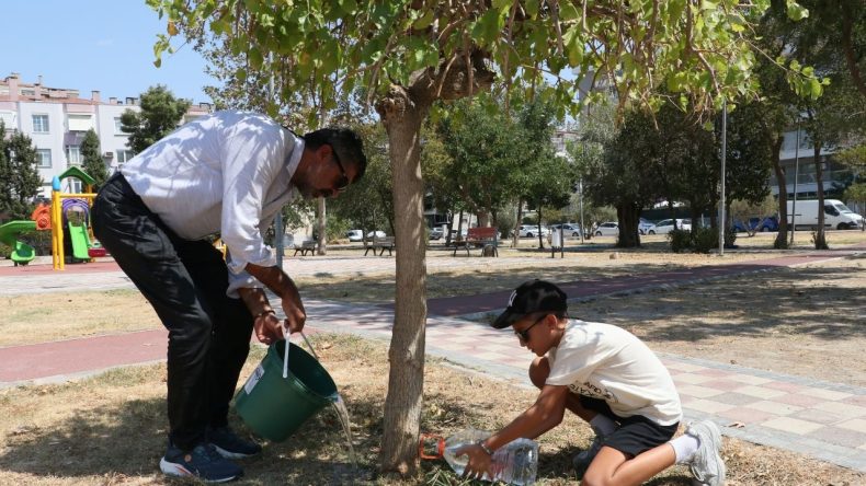 İzmir'deki Parklar Susuz Kaldı: Avukat Belediyelere Suç Duyurusunda Bulundu!
