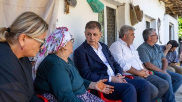 İzmir'deki yangında hayatını kaybetmişti… Başkan Tugay'dan anlamlı ziyaret