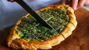 İzmir'e &ouml;zg&uuml; pide, tadıyla damak &ccedil;atlatıyor: &Ouml;demiş Pidesi nasıl yapılır? &Ouml;demiş Pidesi tarifi…