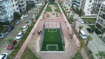 İzmirli gen&ccedil;lere m&uuml;jde: Spora &ouml;nemli katkı, futbol sahaları a&ccedil;ılıyor